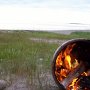 <p align=left>Dernier soir à Longue-Pointe-de-Mingan. On a retourné la "cuve de laveuse" pour voir le feu et en sentir sa chaleur.